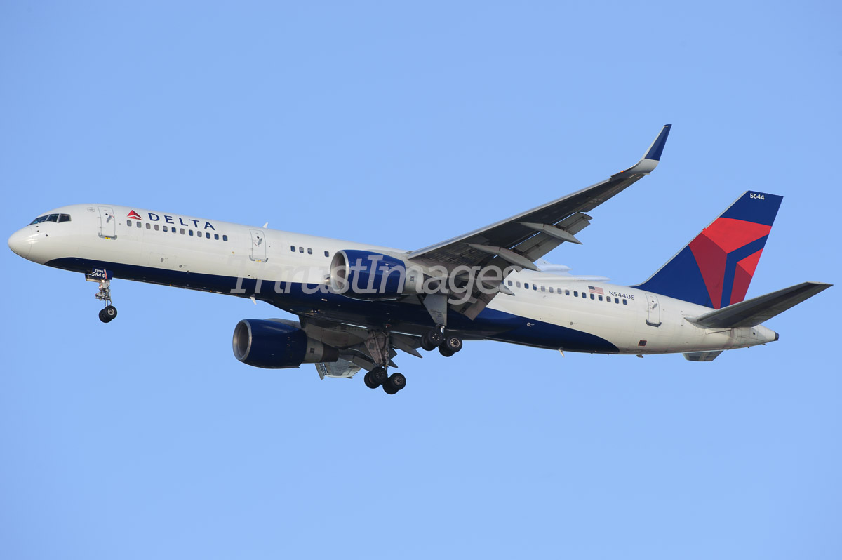 Boeing 757-251 N544US / 5644 (cn 26491/710)